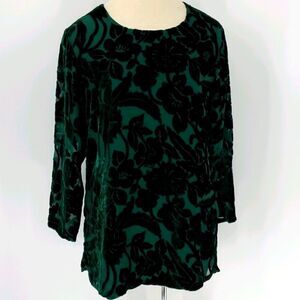 Silk Lore by Beth Terrell,‎ velvet kelly green top. small, Oversized.